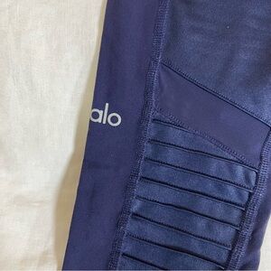 Alo leggings in navy